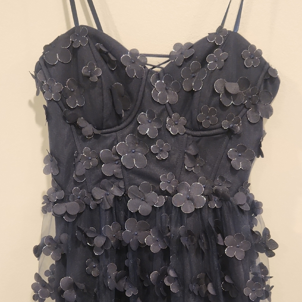 Elegant Navy Blue Floral Gown - Picture 5 of 7